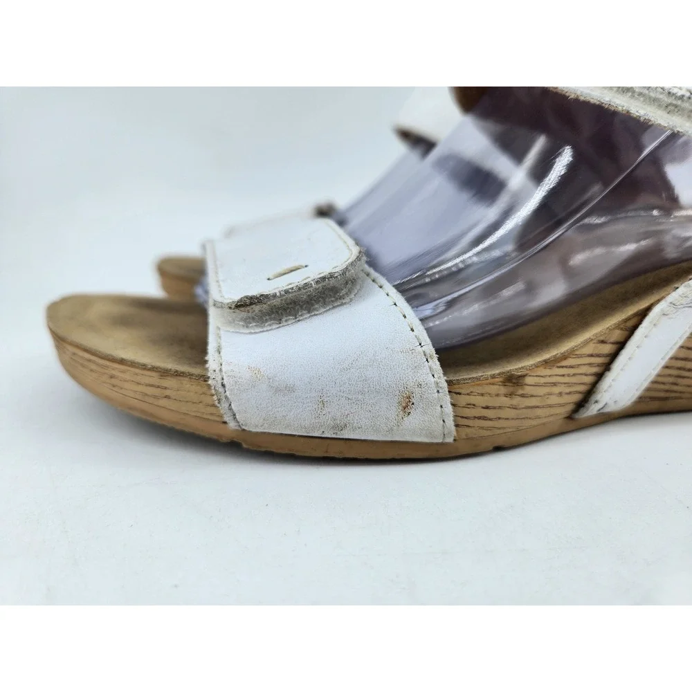 Clarks Strappy Wedge Sandals Womens 9W White Leather Adjustable Straps Slingback
